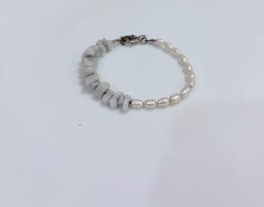 Beach stone pearl bracelet