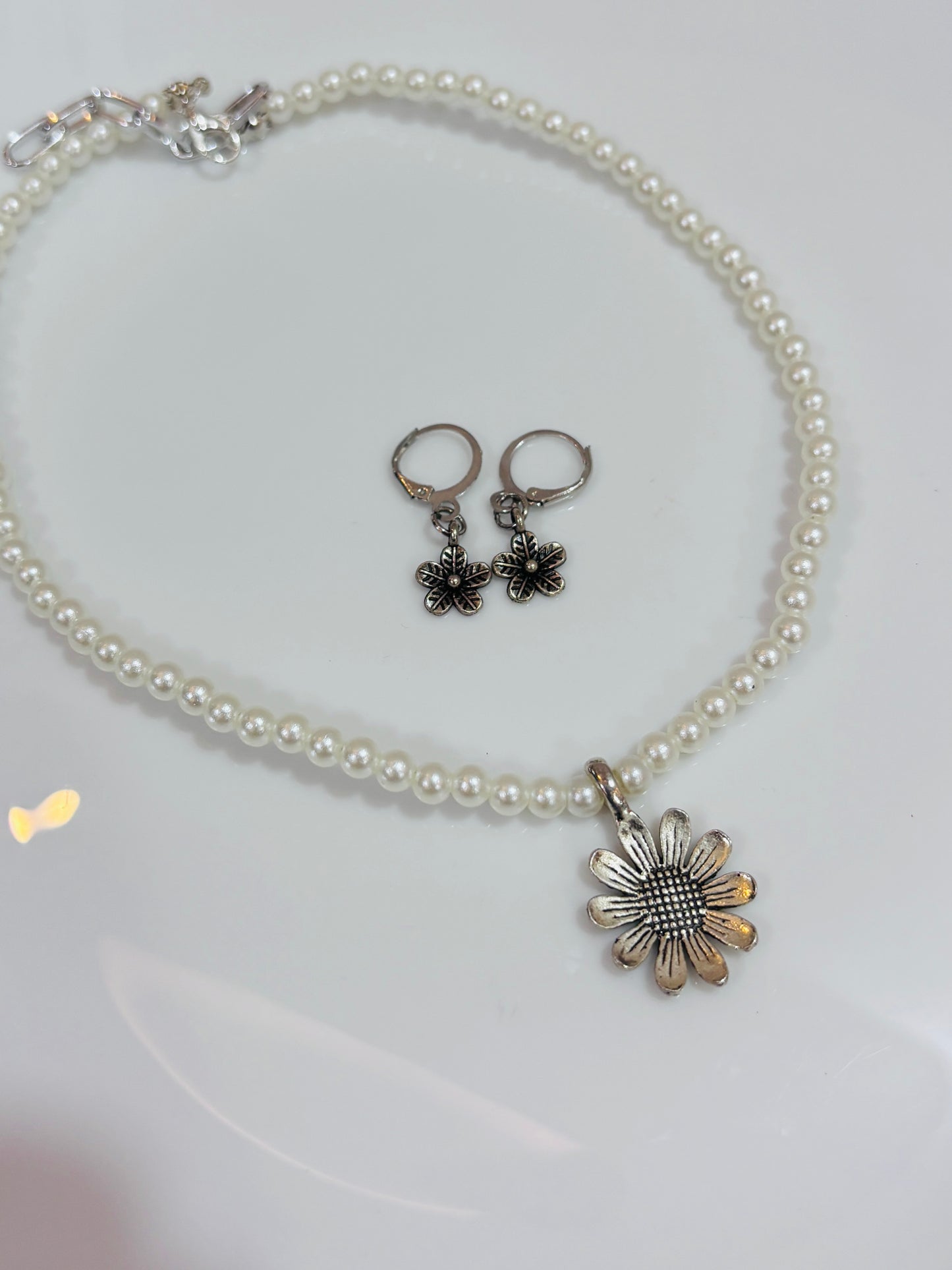 Flower necklace and earrings