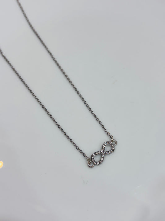 Infinity pendant with chain