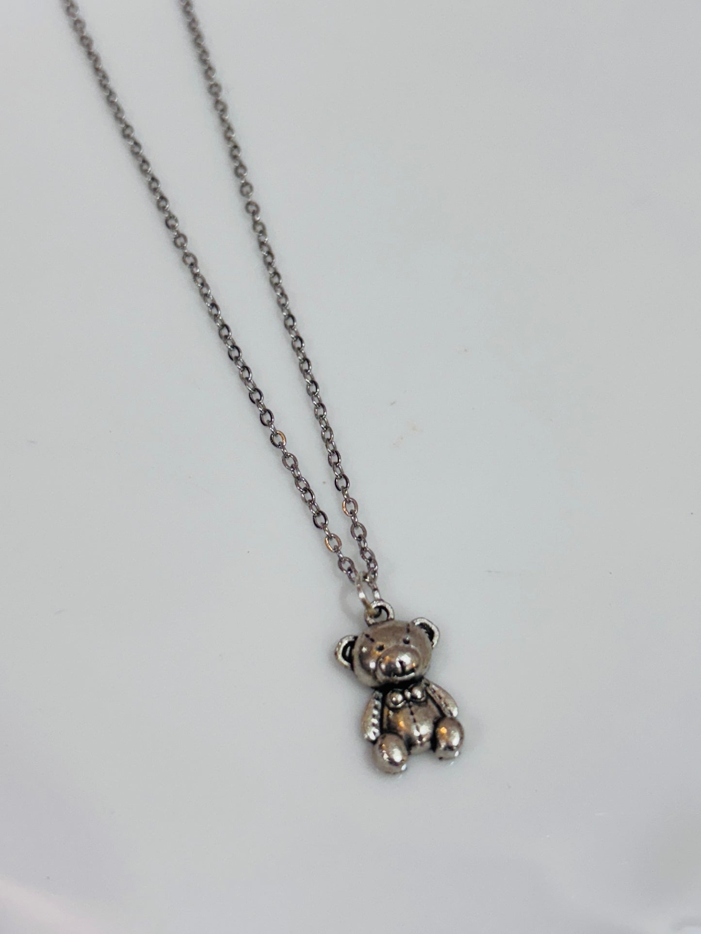 Bear pendant and chain