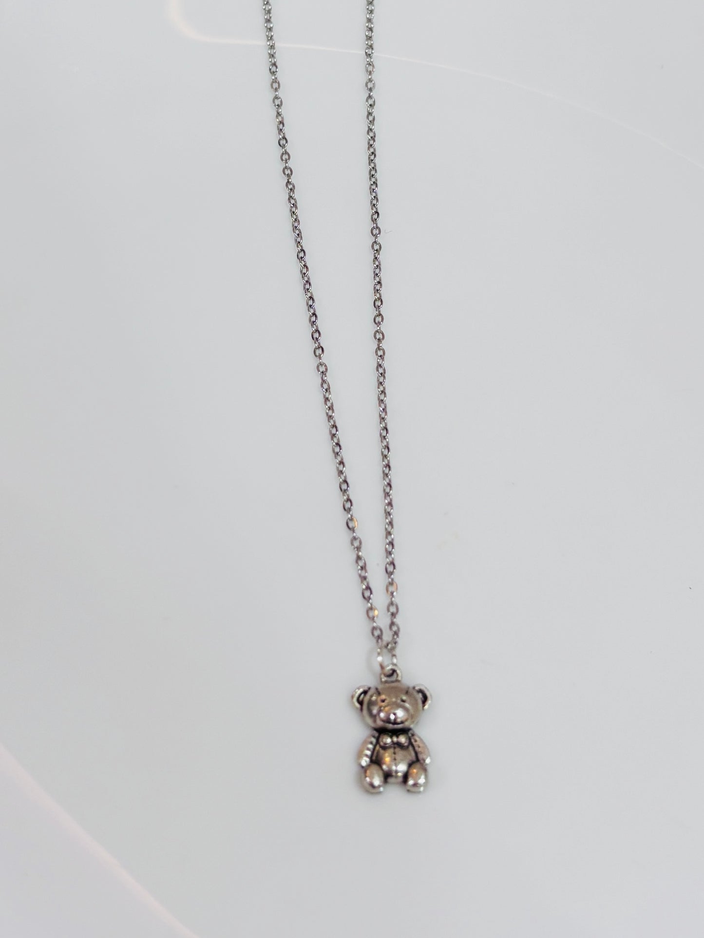 Bear pendant and chain