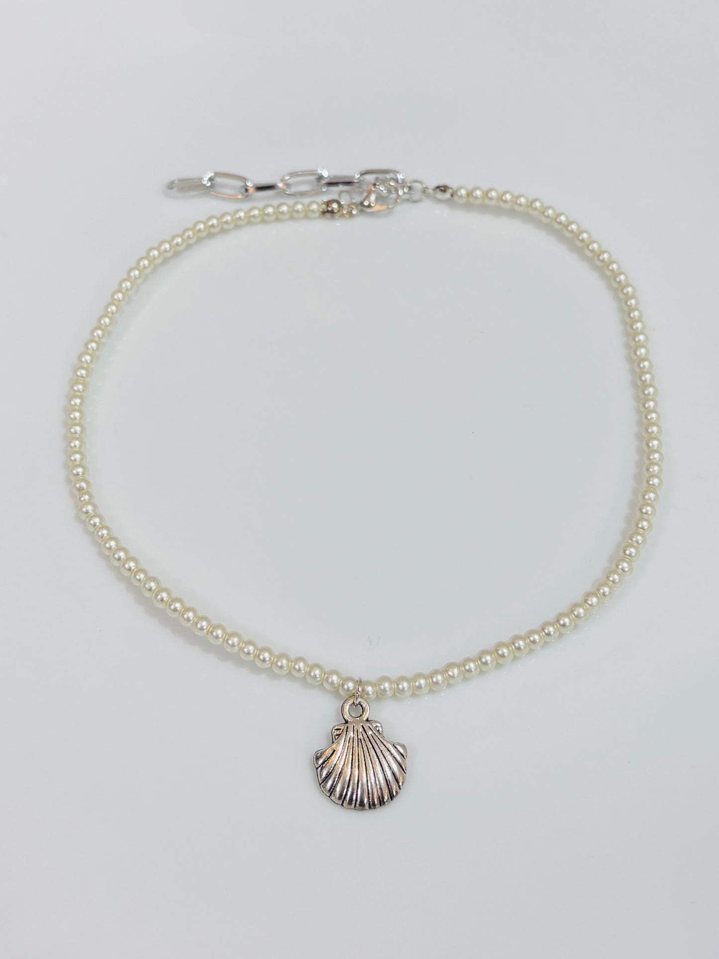 Seashell pearl necklace