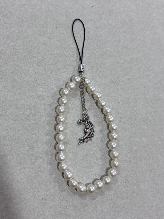 Pearl with charm chain