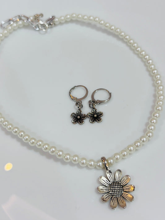Flower necklace and earrings
