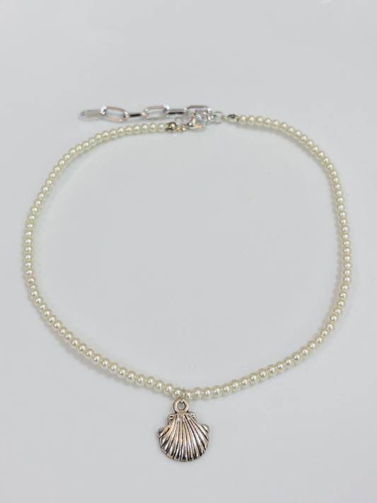 Seashell pearl necklace