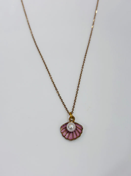 Pearl shell necklace