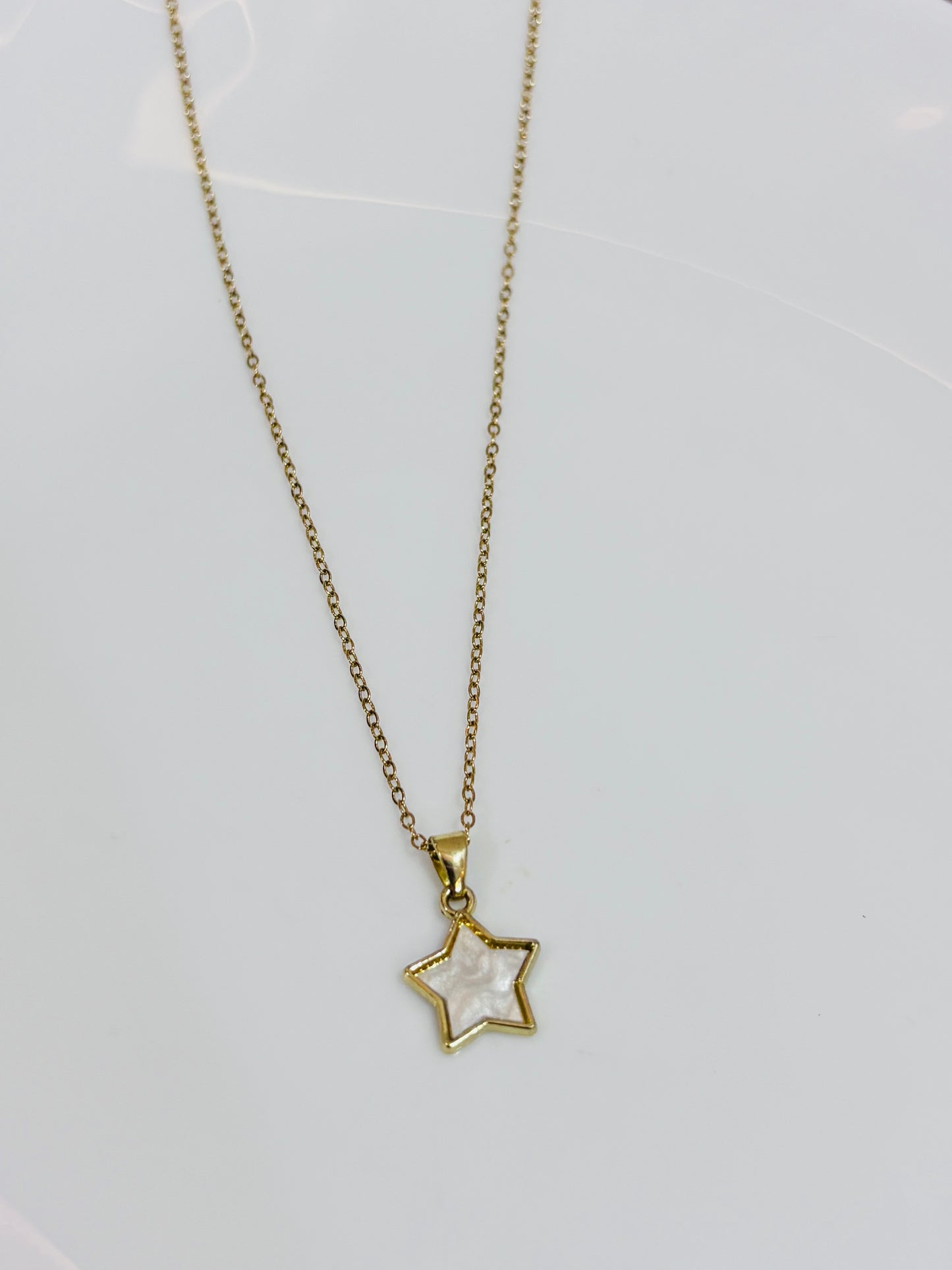 Star pendant with chain